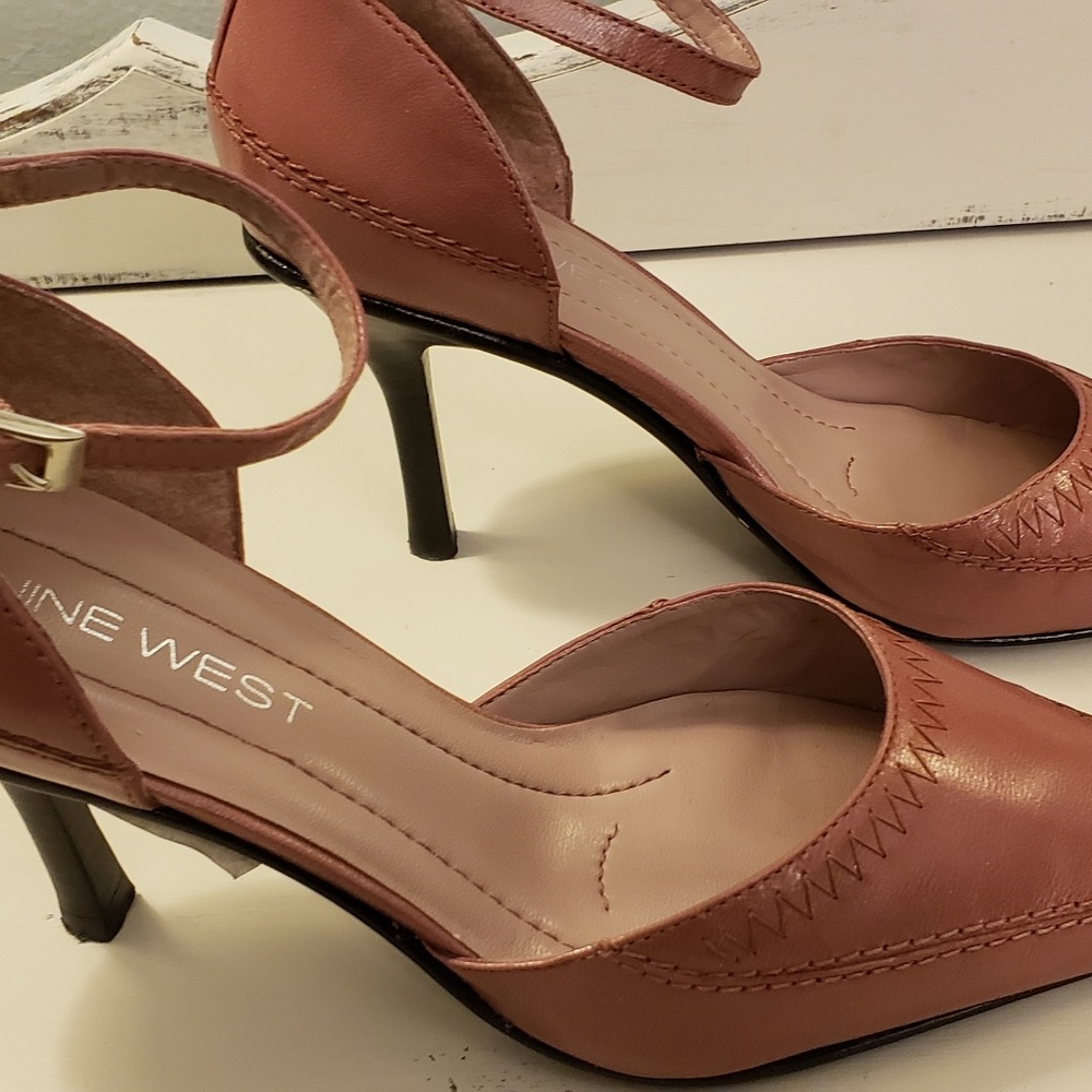 Shoes - Picture 2 of 5